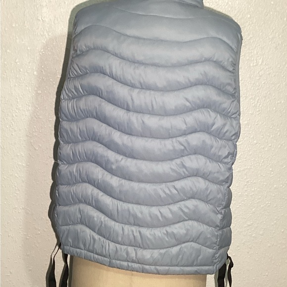 Bernardo blue puffy vest size large - Picture 4 of 11